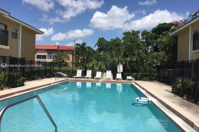 2671 Riverside Dr, Unit 7 in Coral Springs, FL - Building Photo