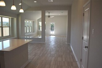 2504 Caddo Canoe Dr in Leander, TX - Foto de edificio - Building Photo