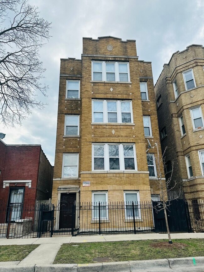 property at 1127 N Christiana Ave