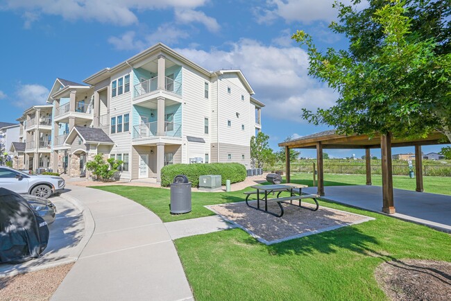 The Stanton in Lockhart, TX - Foto de edificio - Building Photo