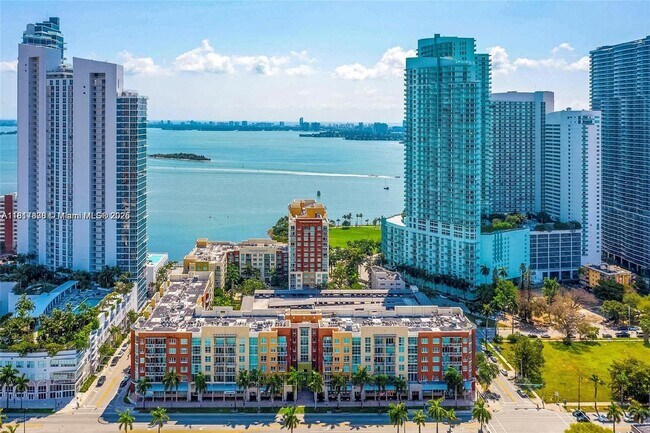 property at 2000 N Bayshore Dr