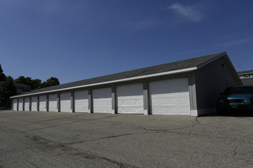 York Creek Apartments in Comstock Park, MI