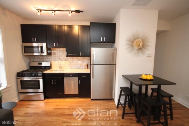 2209 W Eastwood Ave-Unit -Apt 1S in Chicago, IL - Building Photo - Building Photo