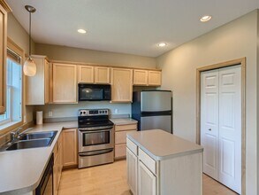 11305 Hastings St NE in Blaine, MN - Building Photo - Building Photo