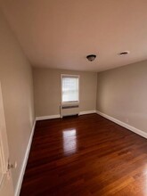 1104 W Friendly Ave, Unit 3 in Greensboro, NC - Building Photo - Building Photo