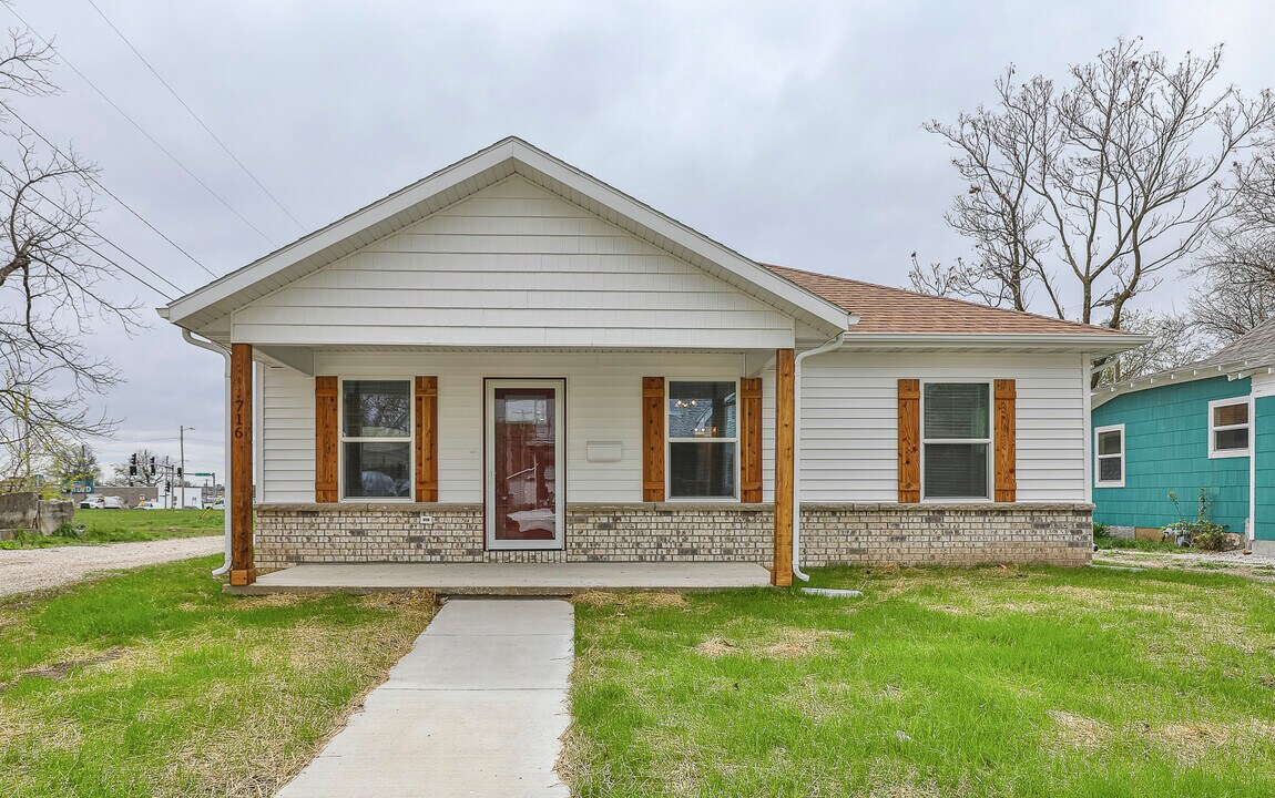 716 W Brower St in Springfield, MO - Building Photo