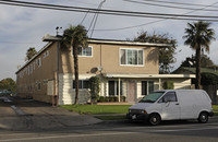 560 Hamilton St in Costa Mesa, CA - Building Photo - Building Photo