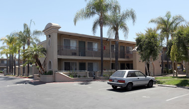 Bella Vista in El Cajon, CA - Building Photo - Building Photo