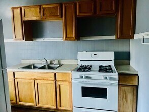 7828 S Ellis Ave in Chicago, IL - Foto de edificio - Building Photo