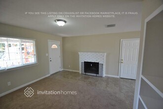 7668 Eastbreeze Cir in Sacramento, CA - Foto de edificio - Building Photo