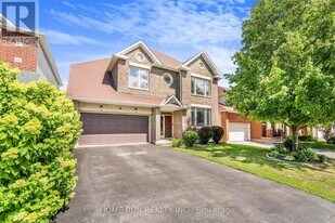 1157 Elmlea Dr in Ottawa, ON - Building Photo