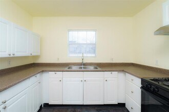 505 E Applegate Dr in Austin, TX - Building Photo - Building Photo