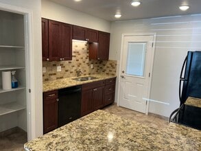 1014 Elm St, Unit # B in Las Cruces, NM - Building Photo - Building Photo