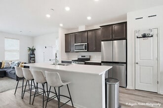 2117 Yellowstone Blvd in Mundelein, IL - Building Photo - Building Photo