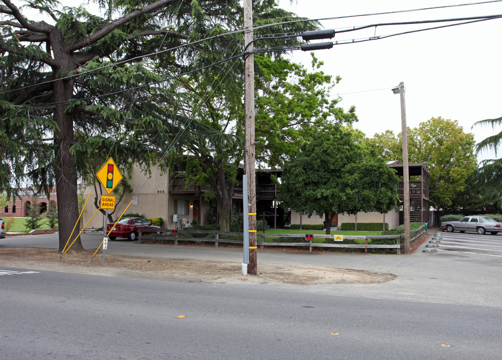 903 N Olive Ave in Turlock, CA - Building Photo