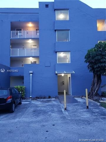 9375 Fontainebleau Blvd-Unit -L-407 in Miami, FL - Building Photo