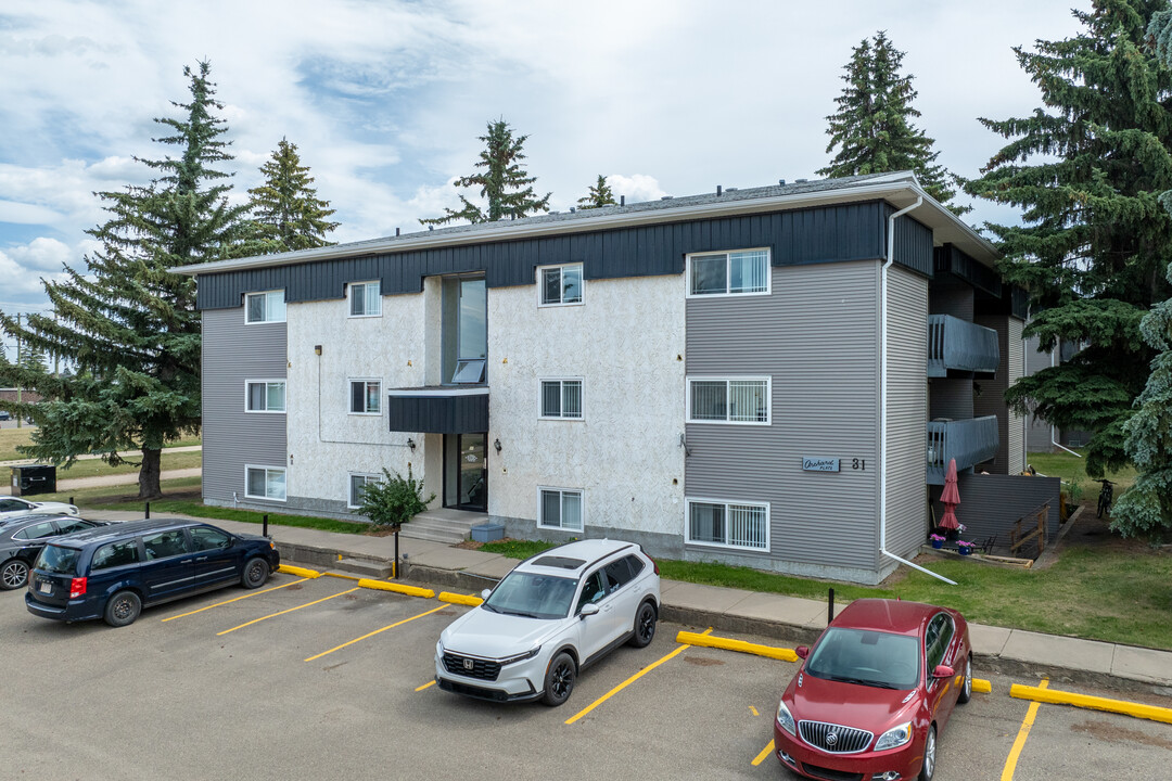 Orchard Place in Red Deer, AB - Building Photo