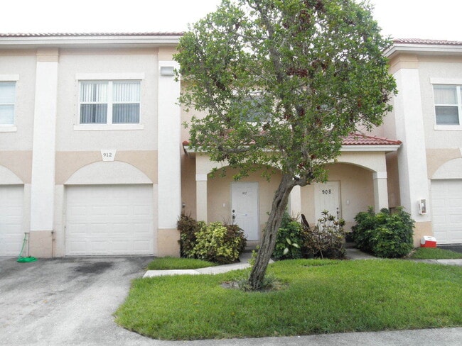 property at 912 Talia Cir