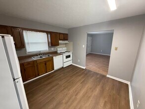 327 Garden Park Dr in Nicholasville, KY - Building Photo - Building Photo