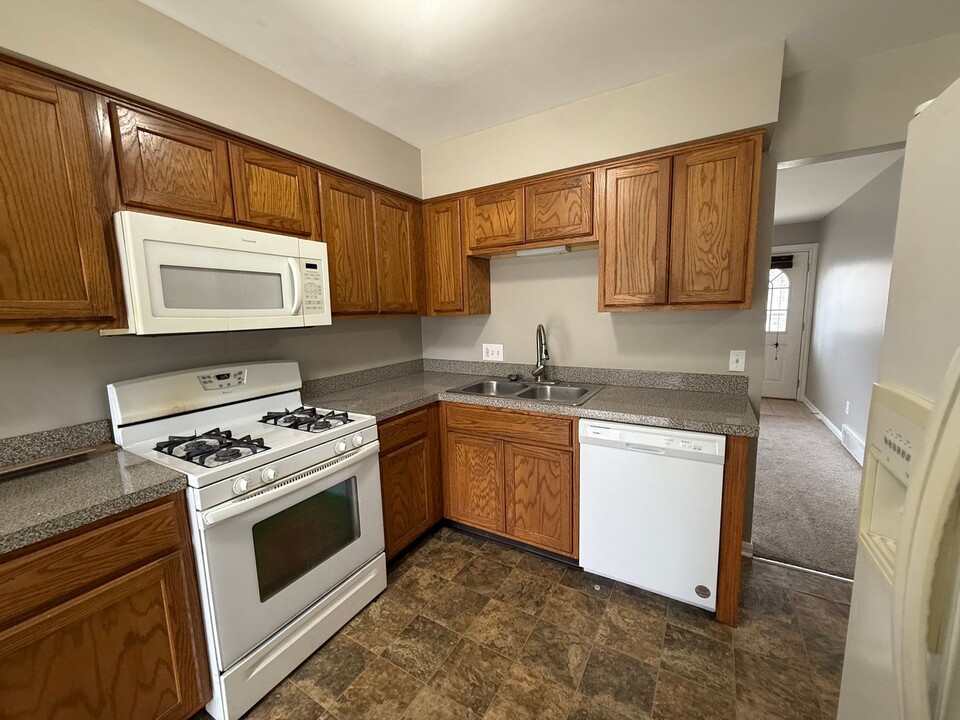 536 56th St SE in Kentwood, MI - Foto de edificio