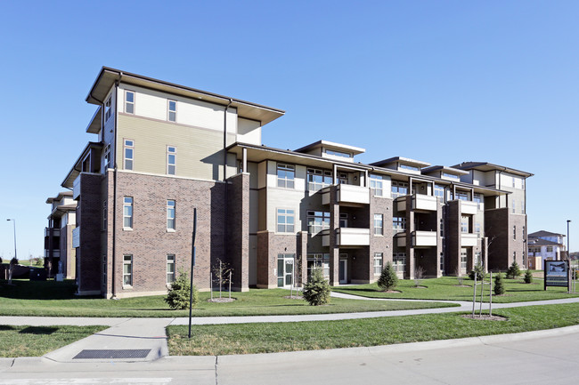 Brookside Apartments at Fallbrook in Lincoln, NE - Building Photo - Building Photo