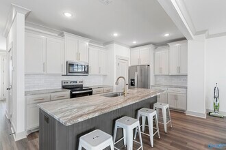 559 Farmingdale Rd SE in Huntsville, AL - Building Photo - Building Photo