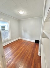 403 N Marquette St, Unit #1 in Durand, MI - Building Photo - Building Photo