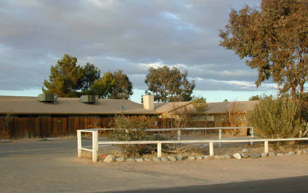 13584 Yakima Rd in Apple Valley, CA - Building Photo - Building Photo