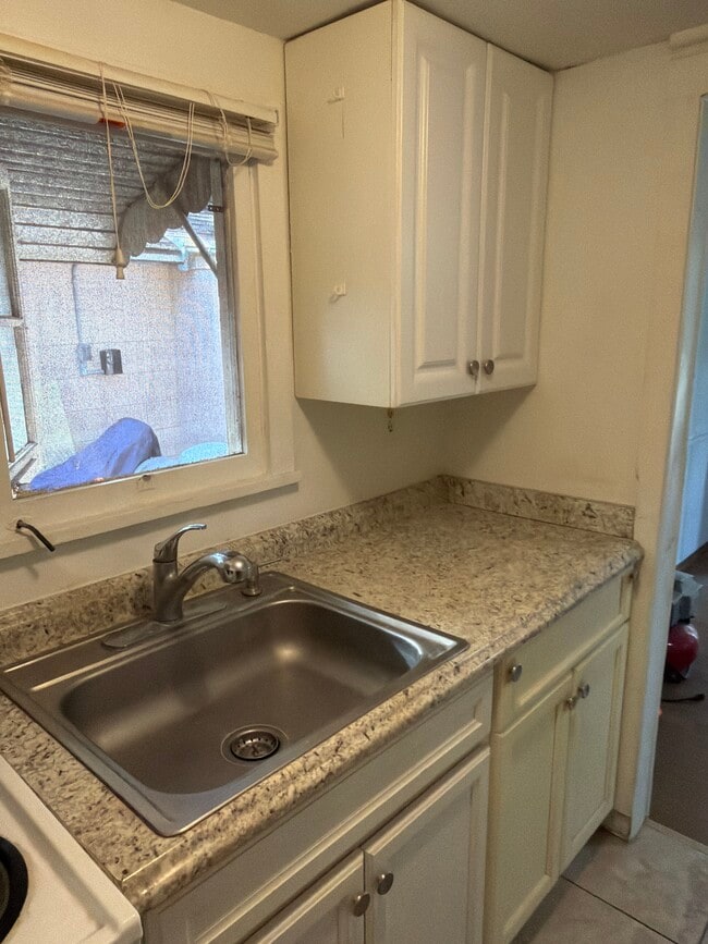 209 Strawberry Ln in Daytona Beach, FL - Foto de edificio - Building Photo