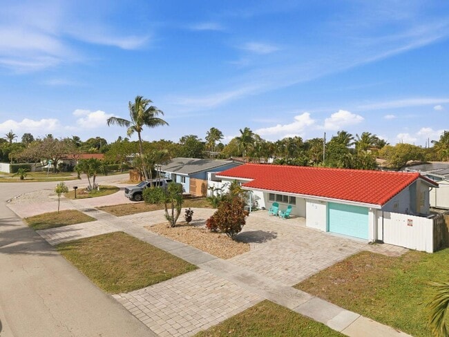 1123 SE 2nd Ave in Deerfield Beach, FL - Building Photo - Building Photo