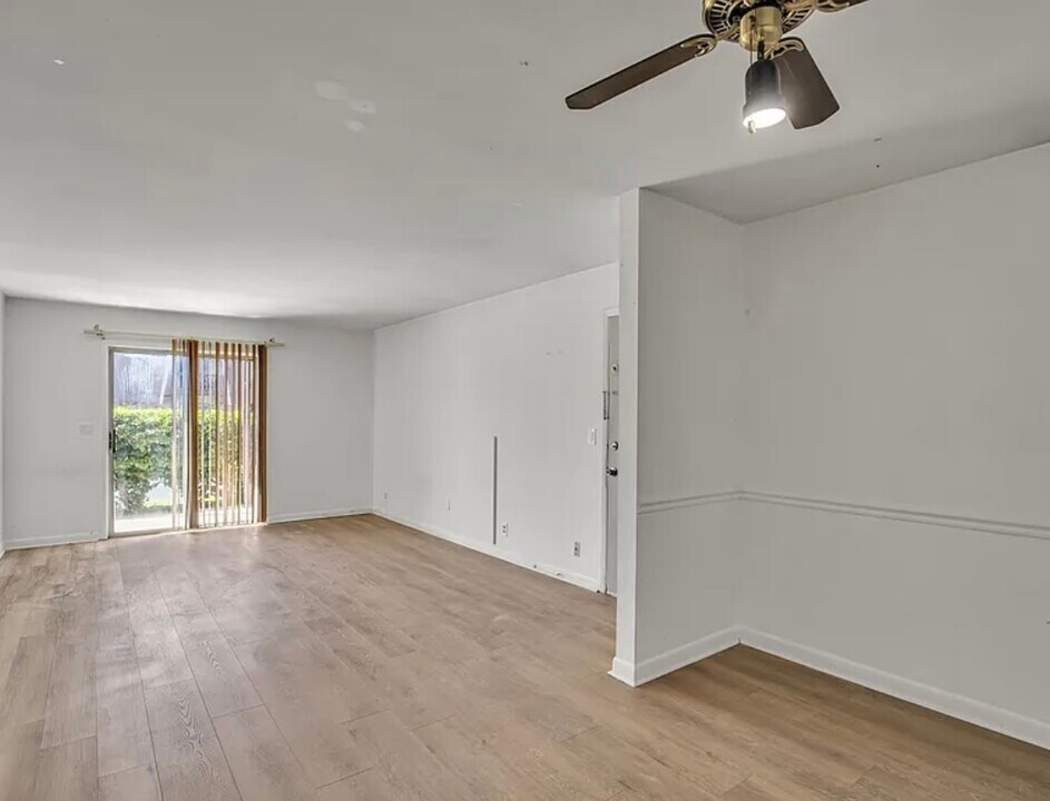370 Wallace Rd, Unit D17 in Nashville, TN - Building Photo