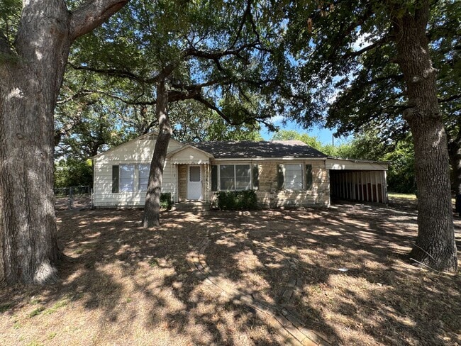 800 Audra Ln in Denton, TX - Building Photo - Building Photo