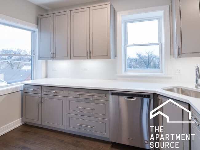 property at 2917 W Wabansia Ave