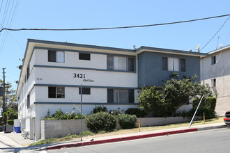 3431 Club Dr in Los Angeles, CA - Building Photo - Primary Photo