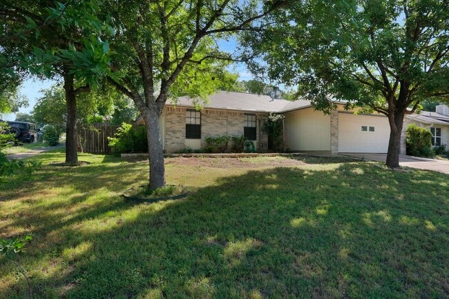 5808 Spring Meadow Rd in Austin, TX - Building Photo - Building Photo