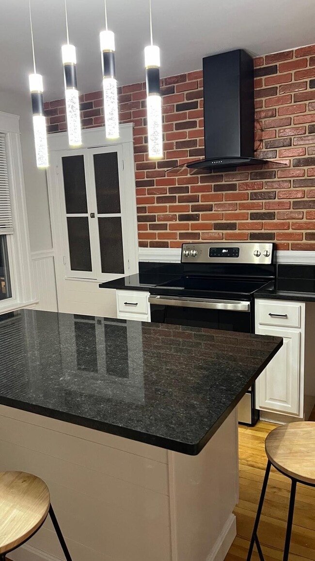 90 Fairfax Rd, Unit 3