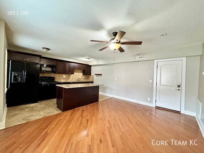 property at 4328 Roanoke Pkwy