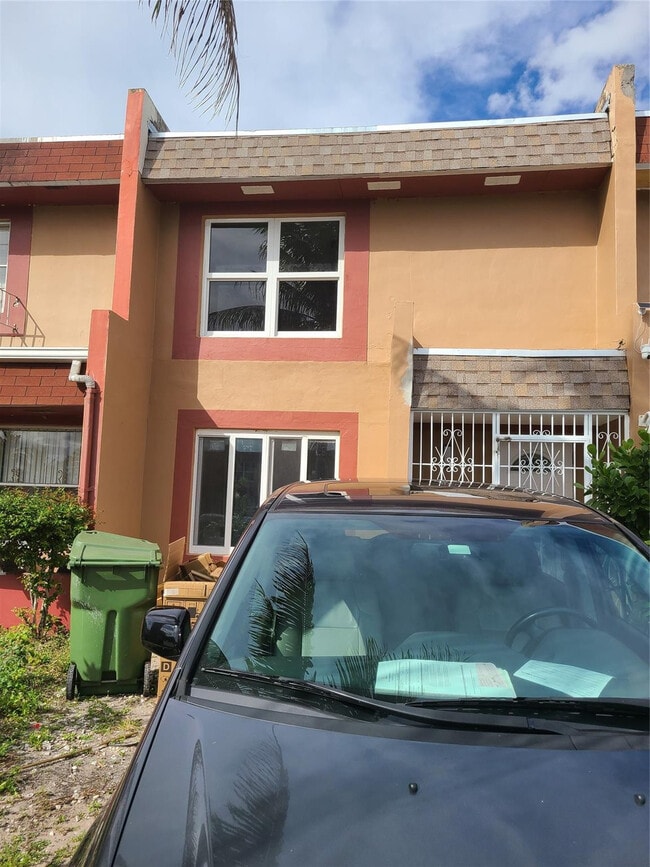 2775 NW 194th Terrace in Miami Gardens, FL - Building Photo - Building Photo