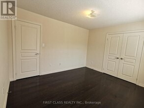 1140 Stuffles Cres in Newmarket, ON - Building Photo - Building Photo