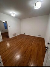 218 Delaware Ave, Unit 1 in Jersey City, NJ - Foto de edificio - Building Photo