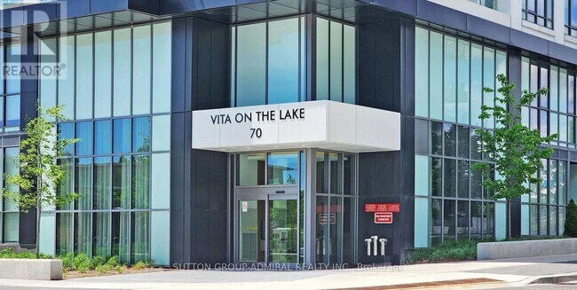 70 Annie Craig Dr in Toronto, ON - Building Photo - Building Photo