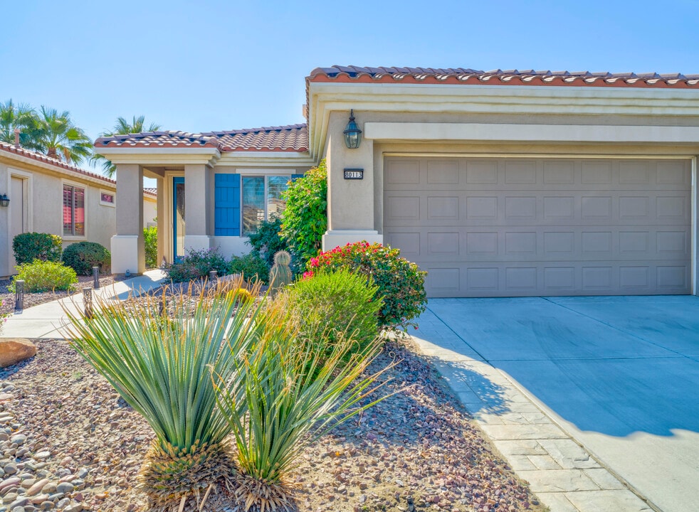 80113 Avenida Linda Vista in Indio, CA - Building Photo