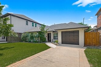 5121 Locust St in Bellaire, TX - Building Photo - Building Photo