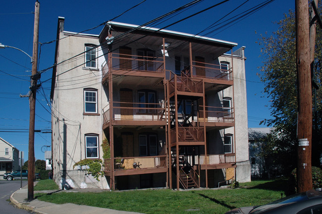 423 Scott St in Wilkes-Barre, PA - Foto de edificio - Building Photo