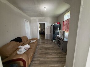 1315 Poindexter St in Chesapeake, VA - Foto de edificio - Building Photo