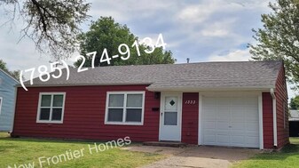 1333 Ponca Ave in Salina, KS - Building Photo