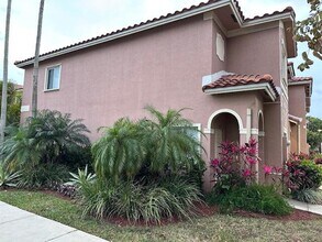 7914 Catalina Cir in Tamarac, FL - Building Photo - Building Photo