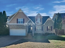 1642 Zurich Dr in Spring Hill, TN - Building Photo