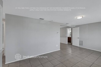 3736 Moog Rd in Holiday, FL - Building Photo - Building Photo