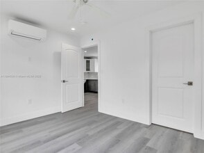 10640 SW 96th St in Miami, FL - Building Photo - Building Photo